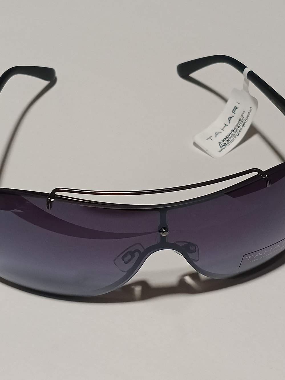 Tahari Shield Sunglasses in Gradient Purple New With Tag UNISEX